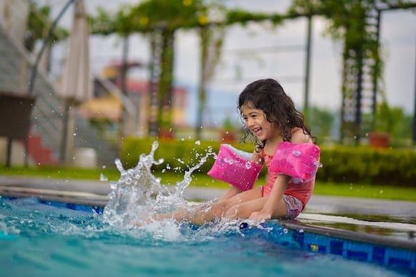 Quelles sont les activités ludiques ou relaxantes à faire dans sa piscine ?