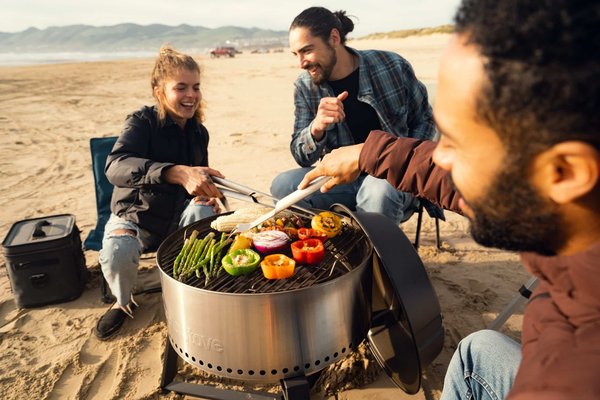 Guide d'achat : Choisir la meilleure plancha électrique extérieure sur pied pour vos barbecues d'été