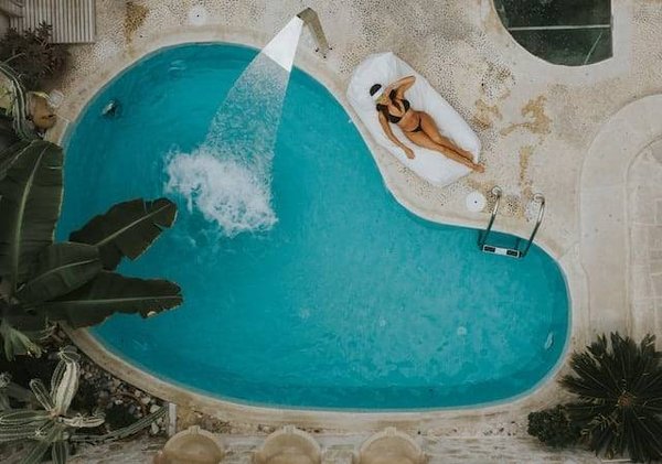 Les Secrets d'un Pisciniste pour Aménager la Piscine de vos Rêves au Pays Basque